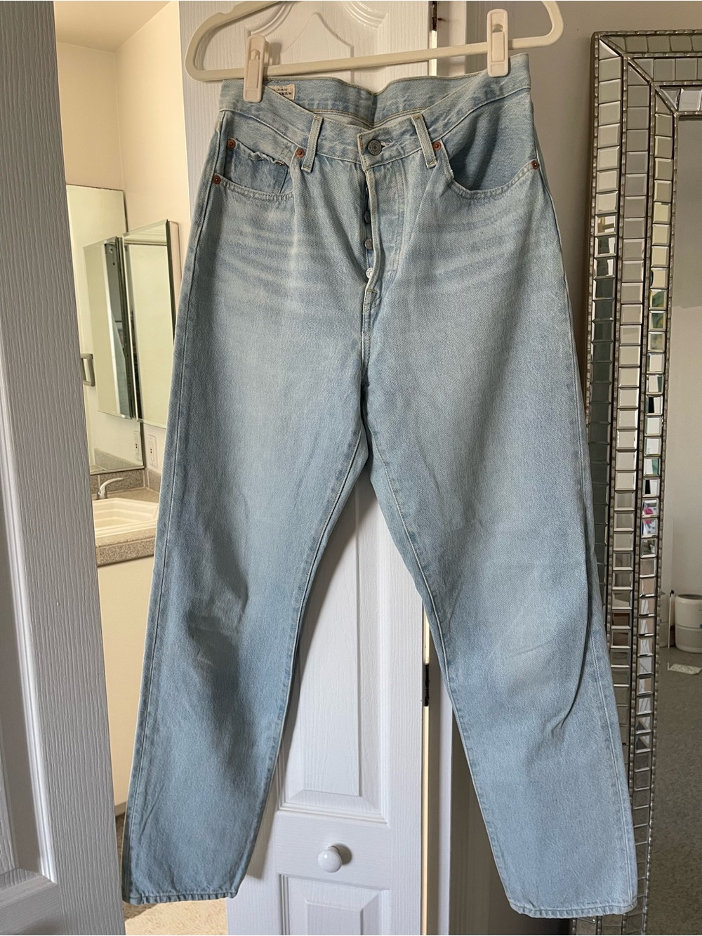 Levi 501 Jeans Straight Leg Light Wash